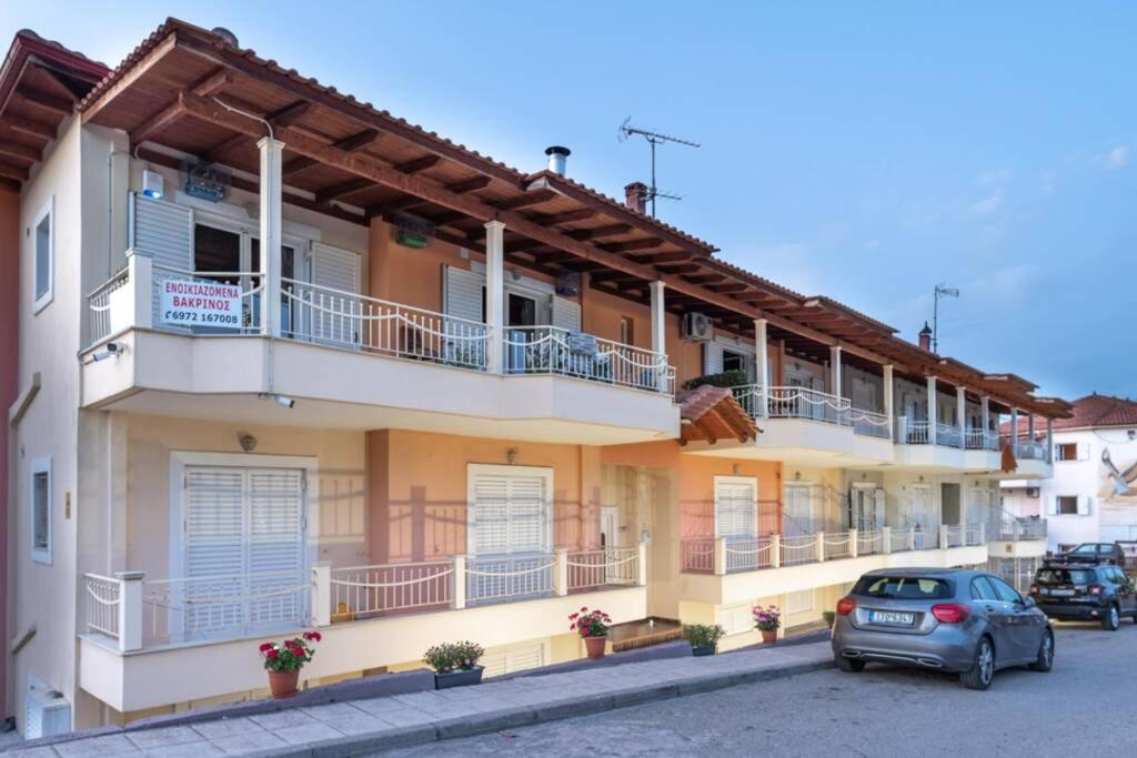 Eagle'S Nest City Apartments Aigio Exteriör bild