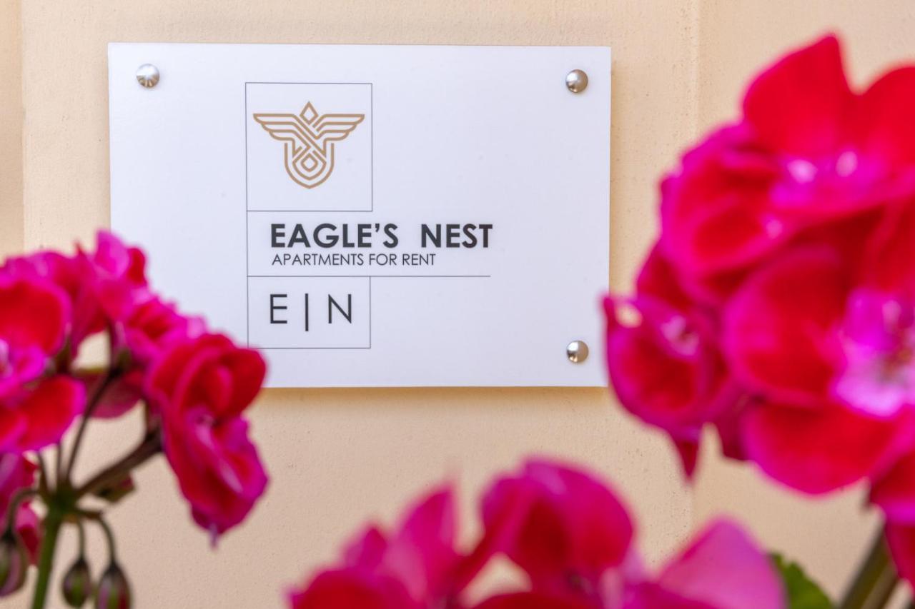Eagle'S Nest City Apartments Aigio Exteriör bild
